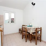 With Parking Space Stanici, Omis - 1027