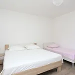 With Parking Space Stanici, Omis - 1027 *