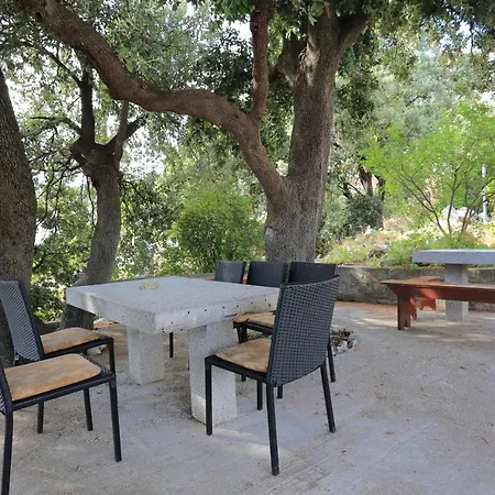 With A Parking Space Stanici, Omis - 1027 *