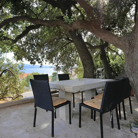 With A Parking Space Stanici, Omis - 1027 *