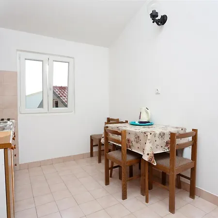 With Parking Space Stanici, Omis - 1027