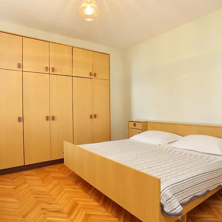 With A Parking Space Stanici, Omis - 1027 Apartment