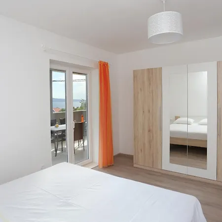 With Parking Space Stanici, Omis - 1027 Celina