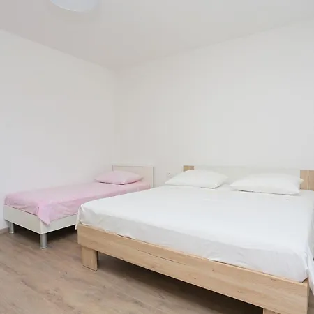 Apartment With A Parking Space Stanici, Omis - 1027 *